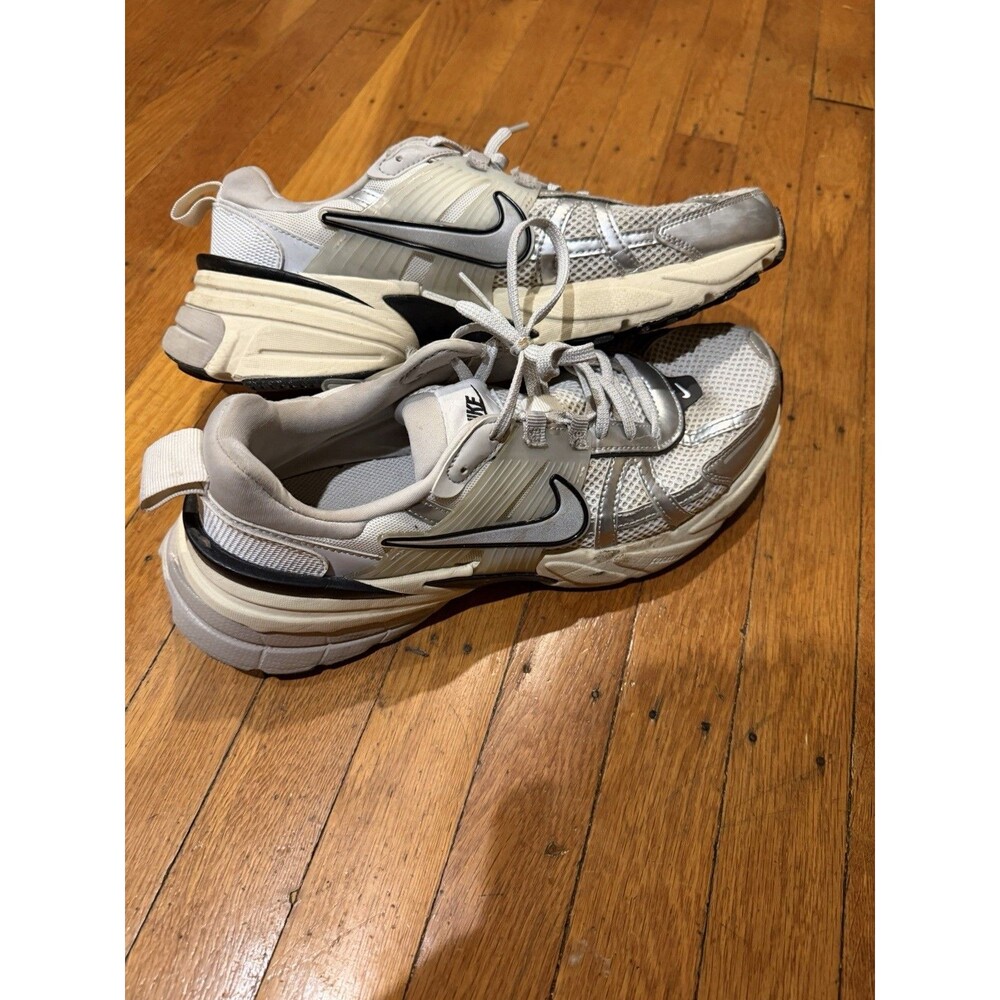 NIKE V2K Run Men's Sneakers, Size 10